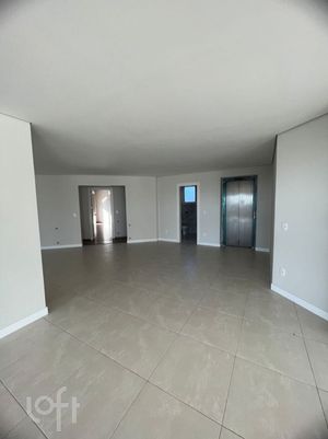 Image 21 - 879920