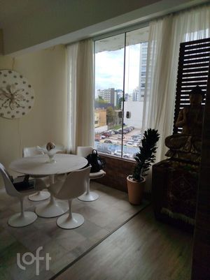 Image 10 - 879924