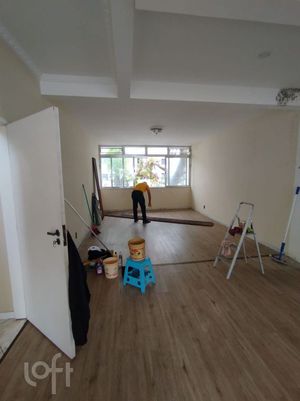 Image 32 - 879924
