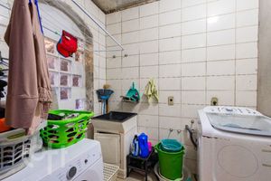 Image 15 - 879926