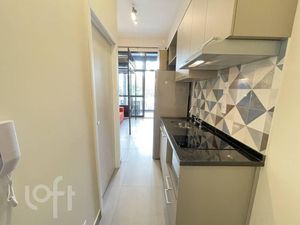 Image 7 - 879927