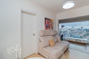 Image 7 - 879937
