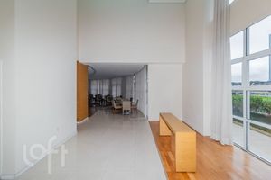 Image 20 - 879937