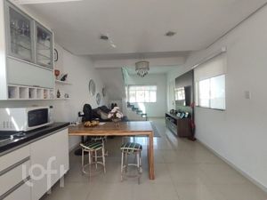Image 1 - 879947