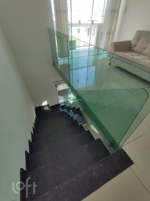 Image 3 - 879947