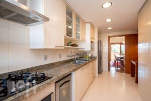 Image 15 - 879948