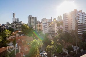 Image 3 - 879948