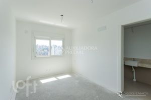 Image 41 - 879949