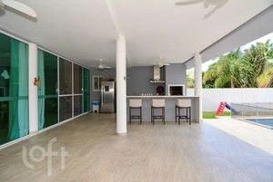 Image 8 - 879951