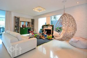 Image 11 - 879951