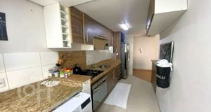 Image 8 - 879962