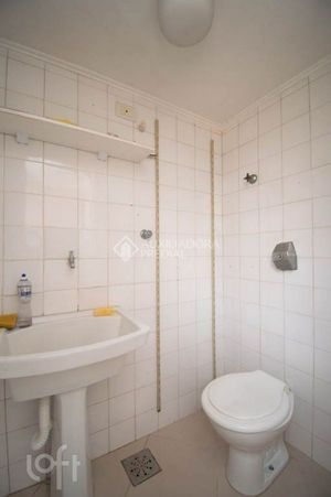 Image 19 - 879964