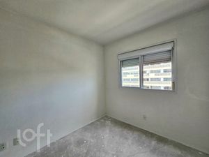 Image 8 - 879965