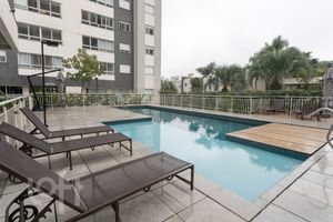 Image 31 - 879965