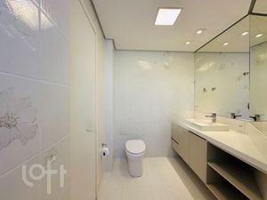 Image 8 - 879967