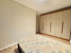 Image 17 - 879971