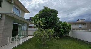 Image 14 - 879974