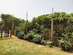 Image 16 - 879978