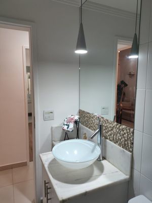 Image 9 - 879979