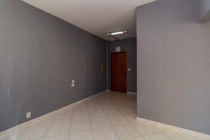 Image 4 - 879981