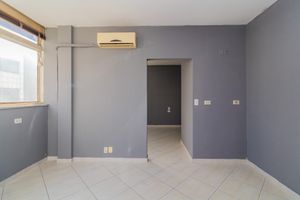 Image 8 - 879981
