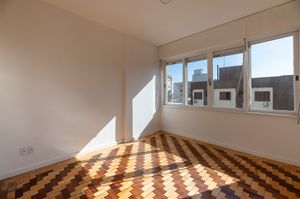 Image 13 - 879988