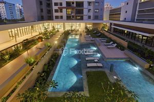 Image 3 - 879991