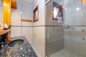 Image 15 - 879993