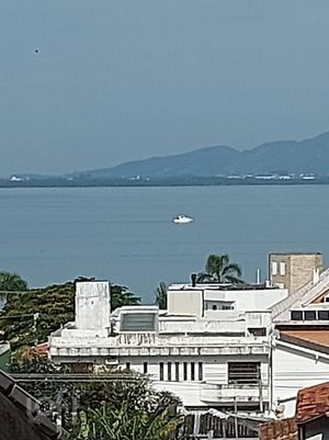 Image 7 - 879995