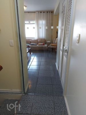 Image 21 - 879995