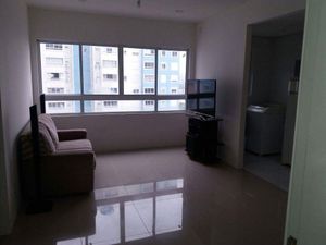 Image 5 - 879997