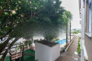 Image 34 - 880038