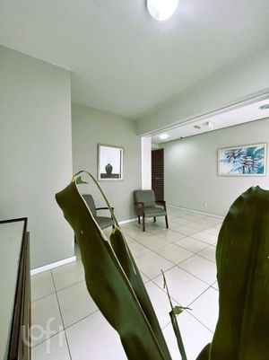 Image 22 - 880038