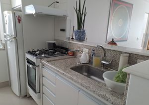 Image 9 - 880045