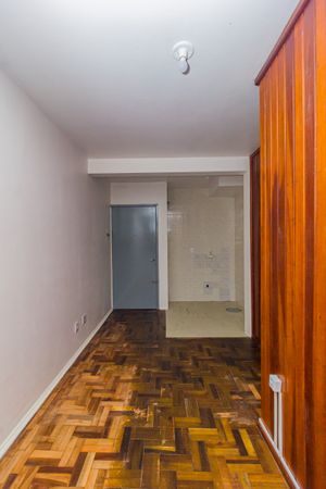 Image 3 - 880046