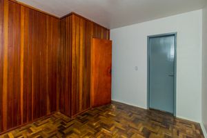 Image 5 - 880046