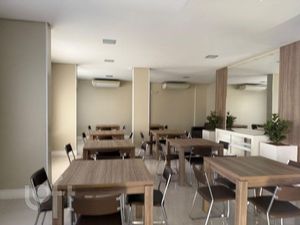 Image 17 - 880055