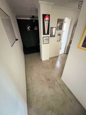 Image 21 - 880056