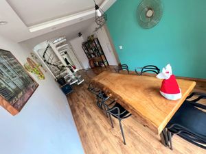 Image 9 - 880056