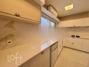 Image 8 - 880058