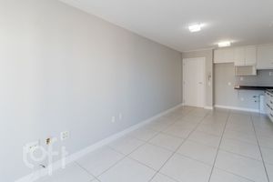 Image 3 - 880086