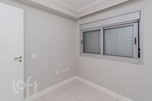 Image 9 - 880086