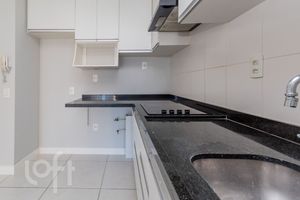Image 31 - 880086