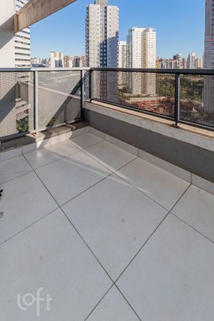 Image 21 - 880086