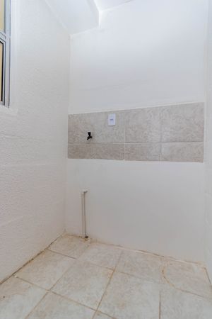 Image 9 - 880087