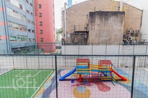 Image 18 - 880090