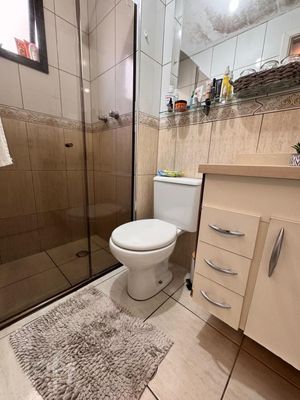 Image 17 - 880093