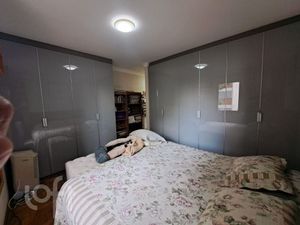 Image 5 - 880111