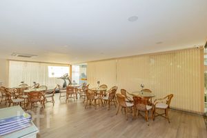 Image 36 - 880111