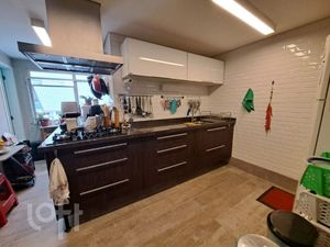 Image 3 - 880111
